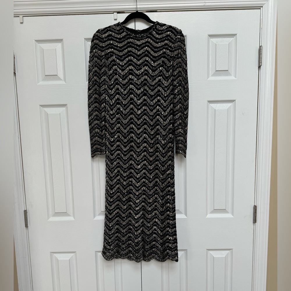 NWT  Gorgeous brand new St. John Metallic and Sequin Dress. Size 2
